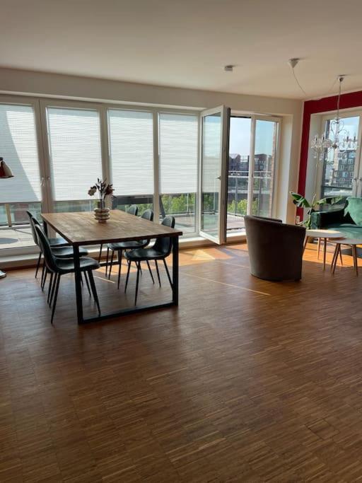 Penthouse-Wohnung Mit Flussblick Oldenburg Esterno foto